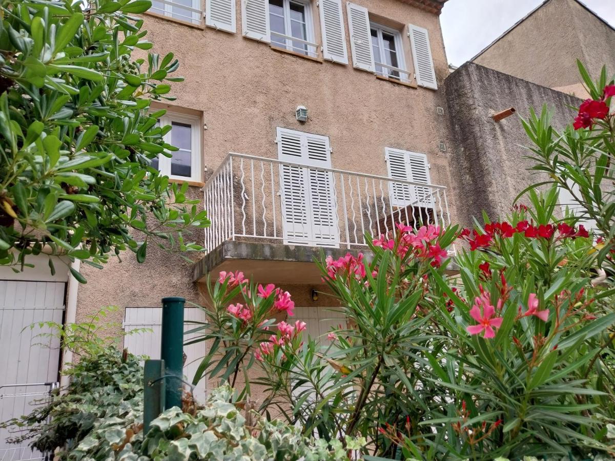 Appartement Port De Hyeres Hyères Exterior foto